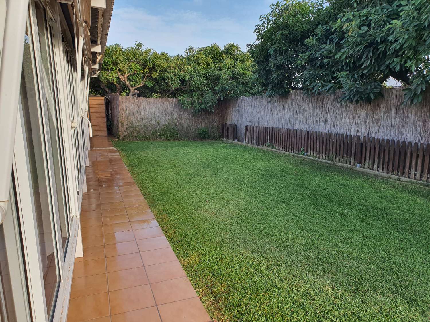 BELLE MAISON DE CAMPAGNE, ESPACE VERT, PISCINE ET PARKING.