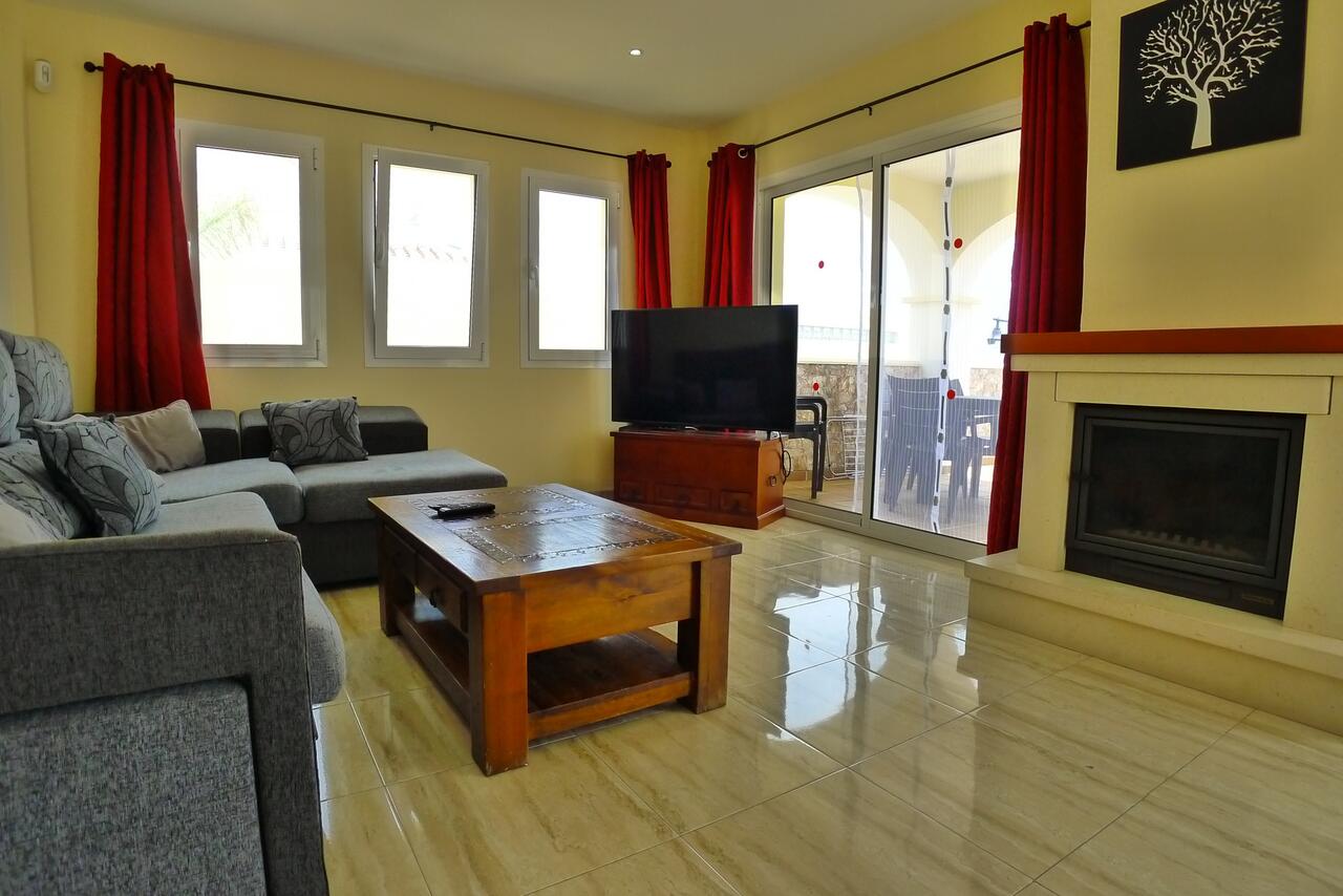 VILLA WITH THREE BEDROOMS, THREE BATHROOMS, LARGE TERRACE WITH POOL AND IMPRESSIVE VIEWS