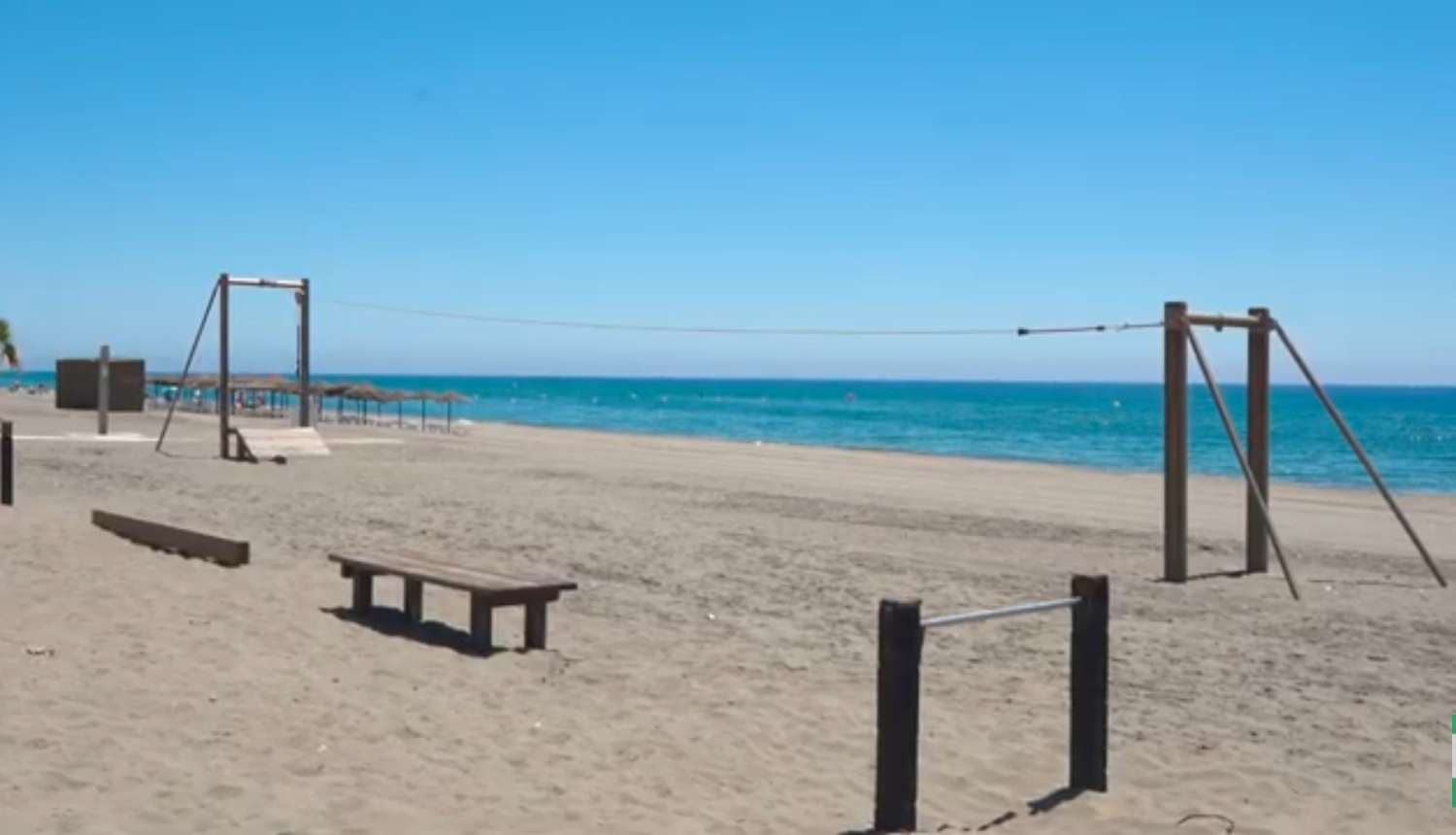 HERRLICHE WOHNUNG MIT DREI SCHLAFZIMMERN AN DER STRANDLINIE VON EL MORCHE